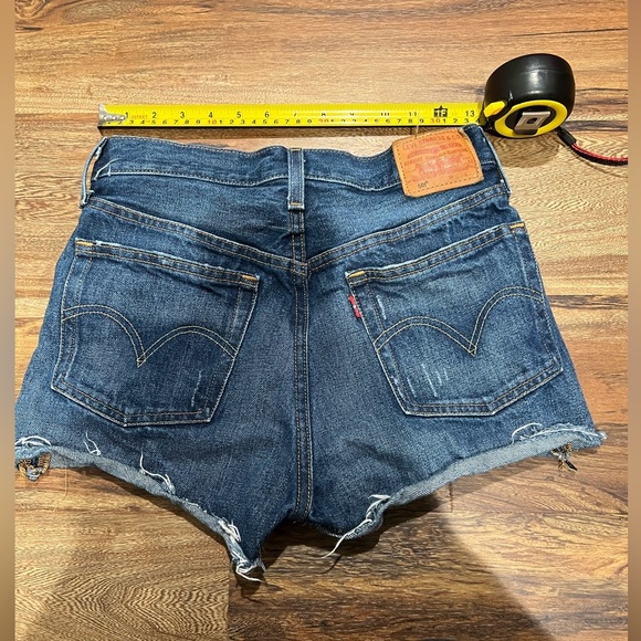 Levi's Blue Distressed Jean Shorts Size 26 EUC Button Fly 501 Timeless Shorts - Picture 5 of 6
